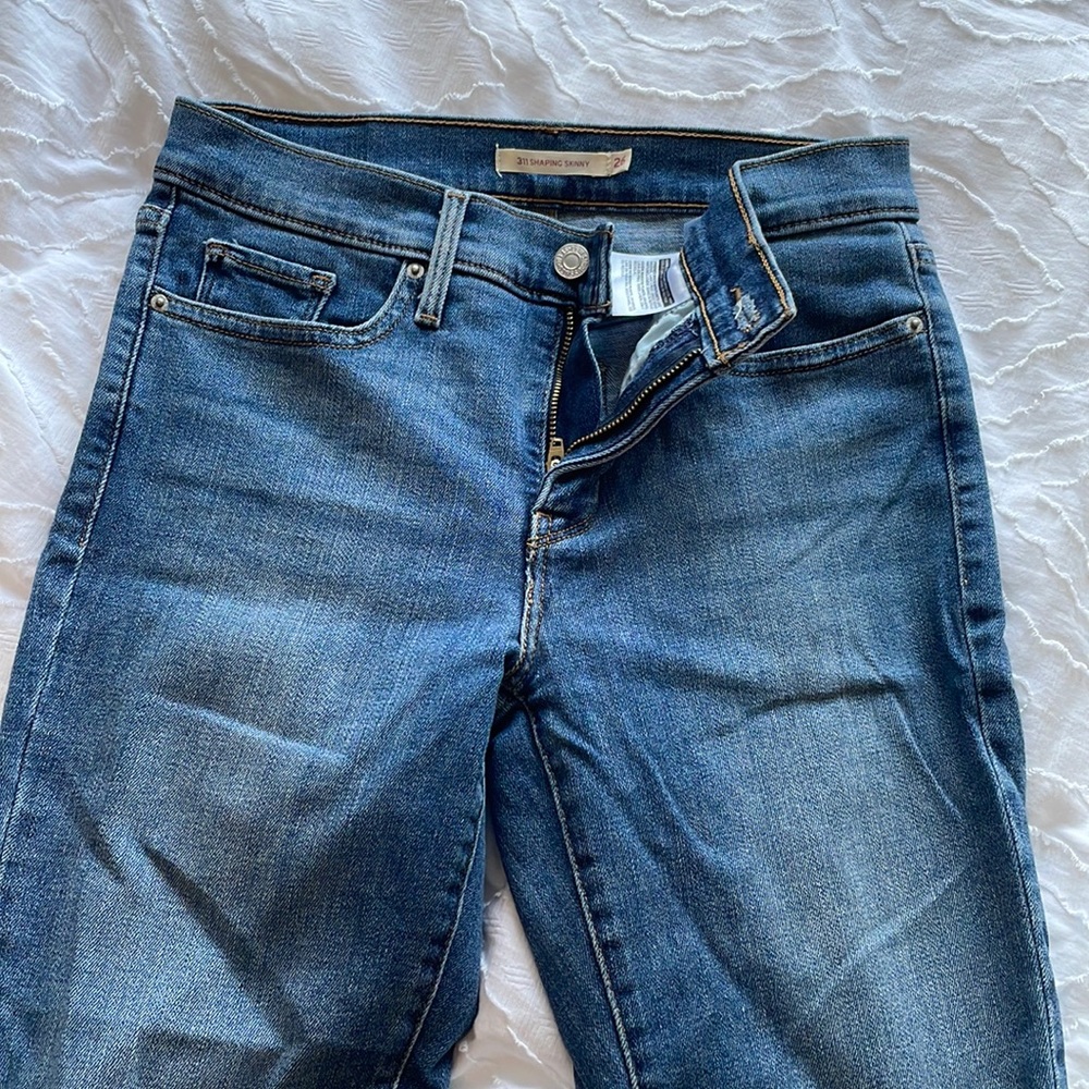 Levi’s 311 shaping skinny